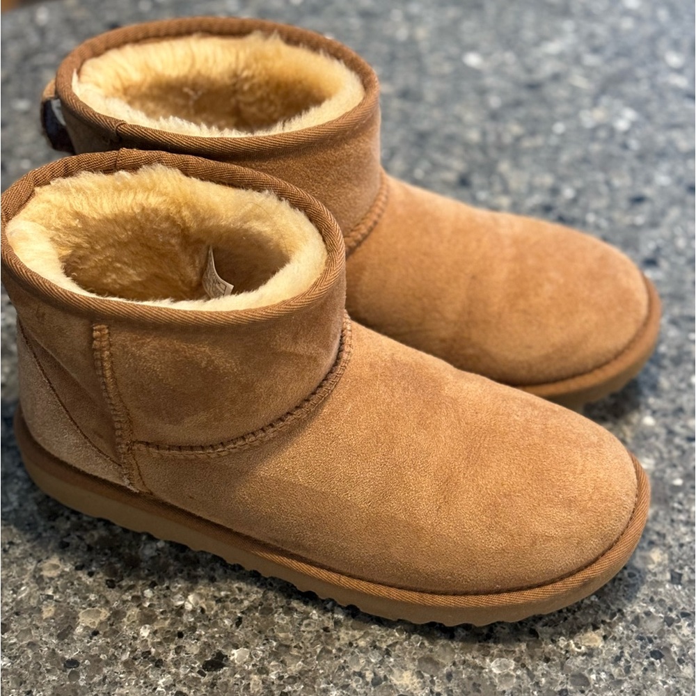 UGG mini- chestnut KIDS